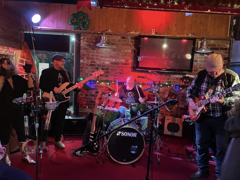 Gale Force Blues Band in White Rock BC 768x576