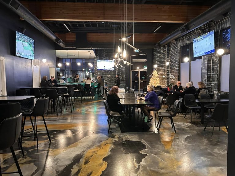 Galaxie Craft Brewhouse Uptown in White Rock 768x576